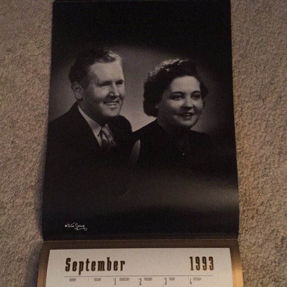 ELVIS INNOCENCE VINTAGE KEEPSAKE CALENDAR! GUC - Picture 4 of 4